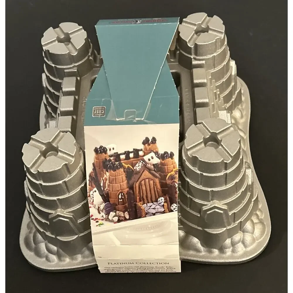 Nordic Ware Castle Bundt Cake Pan 10 Cup Heavy Duty Non-Stick Cast Aluminum New